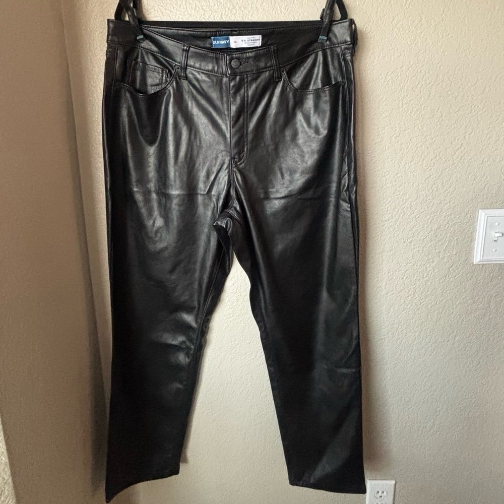 Old Navy Faux Leather Straight Pants‎  (16)